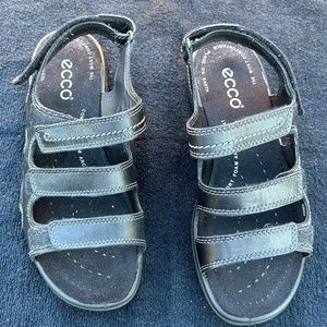 ECCO SANDALS BLACK SIZE 37 walking 6-6.5